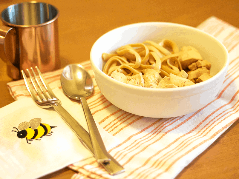 An easy recipe of spicy sesame noodles with chicken